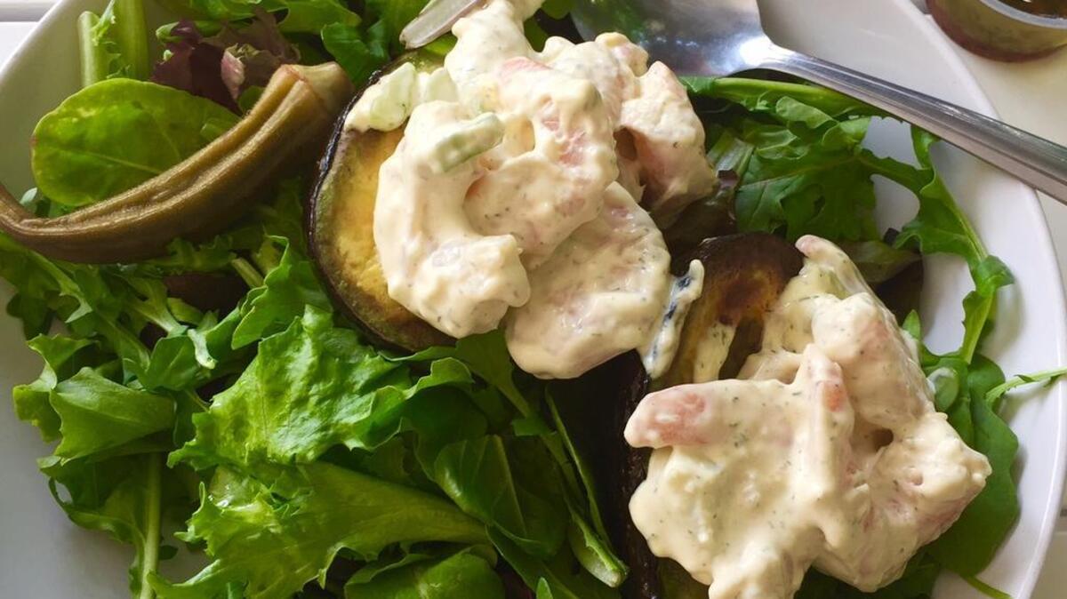 Grilled avocado shrimp salad