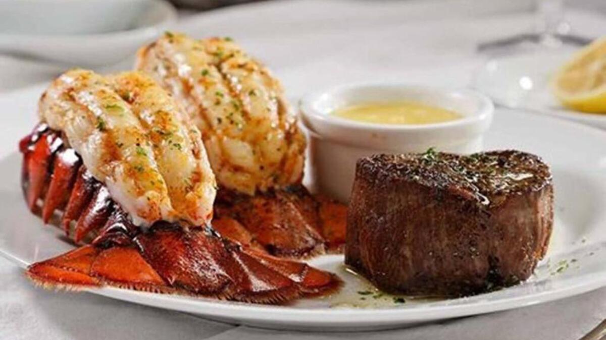 Ruth’s Chris Steak House will offer its full dinner menu – including a surf-and-turf entree – on Christmas Day.