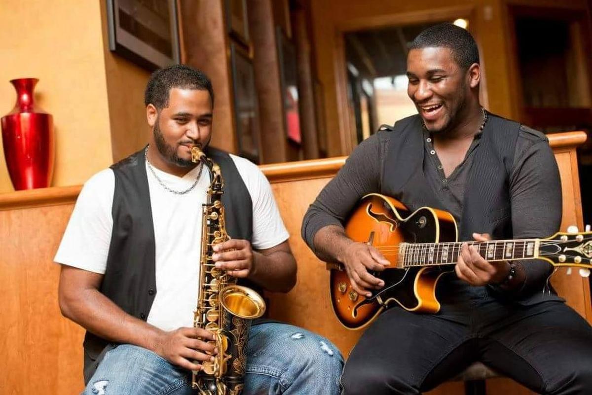 Bassist and vocalist JMichael Peeples jazzing up Pasta Fresca’s happy hour.