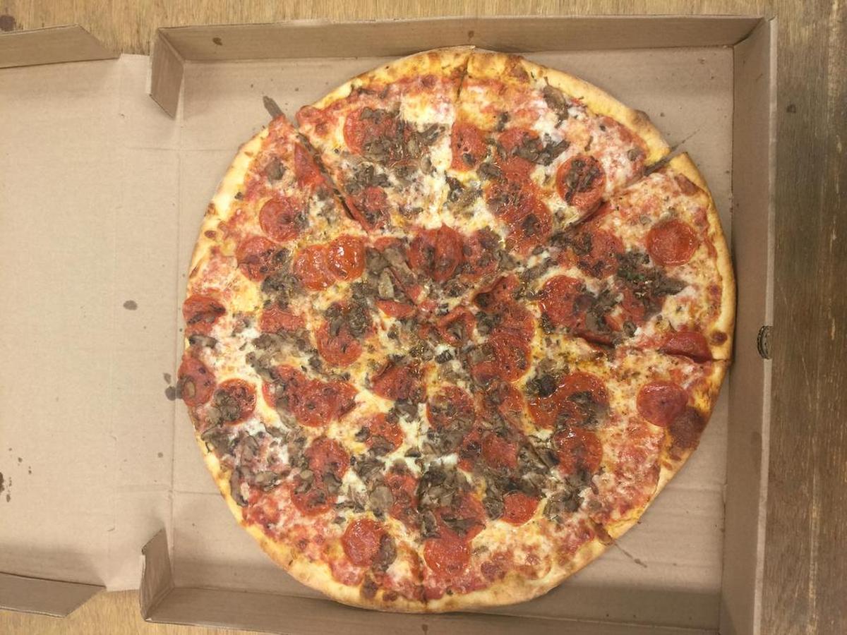 Nicky’s Pizzeria: Mushroom and pepperoni.