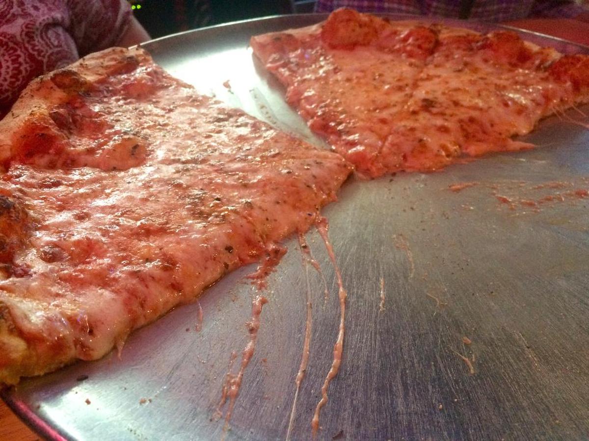 Dano’s Pizza: Cheese.