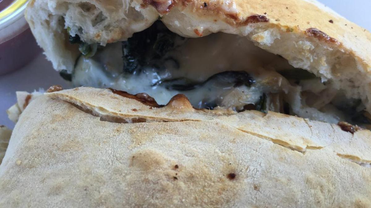 Spin ’N Chick calzone