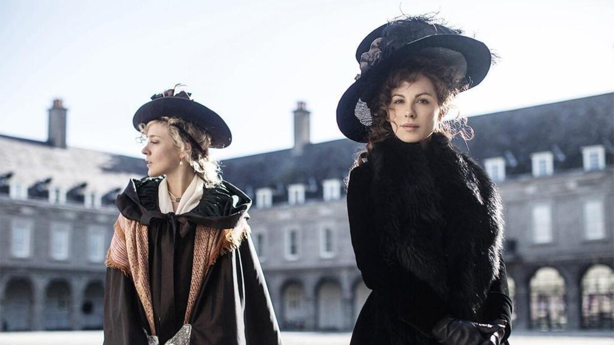 Chloe Sevigny and Kate Beckinsale star in “Love & Friendship,” based on Jane Austen’s “Lady Susan.”