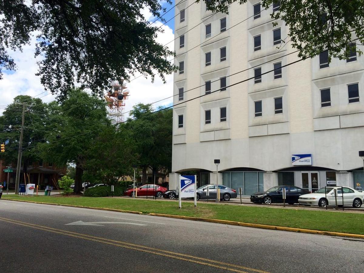 The U.S. Post Office at 1600 Hampton Street.