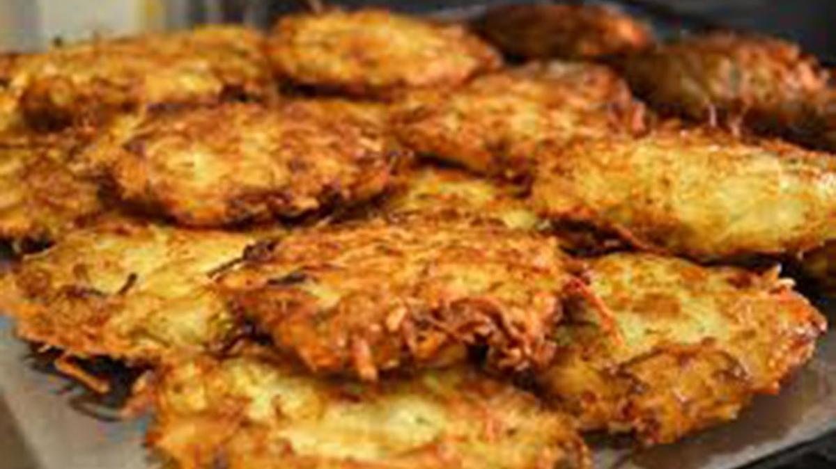 Latkes, a featured food at the Big Nosh.