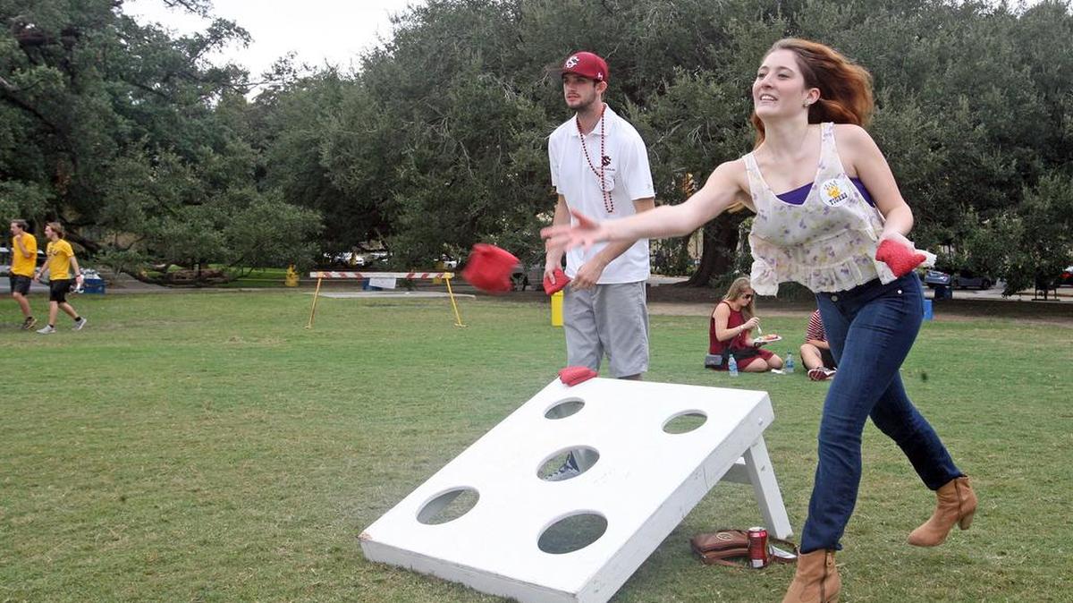 Village Idiot Pizza has merged cornhole, a favorite tailgating game, with beer and pizza for a summerlong tournament.