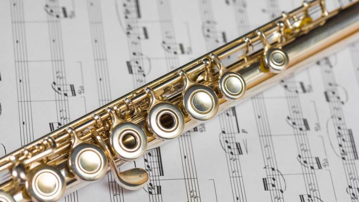 The opening program of the USC Wind Ensemble features the world premiere of David Dzubay’s Symphony No. 2: Through a Glass, Darkly.