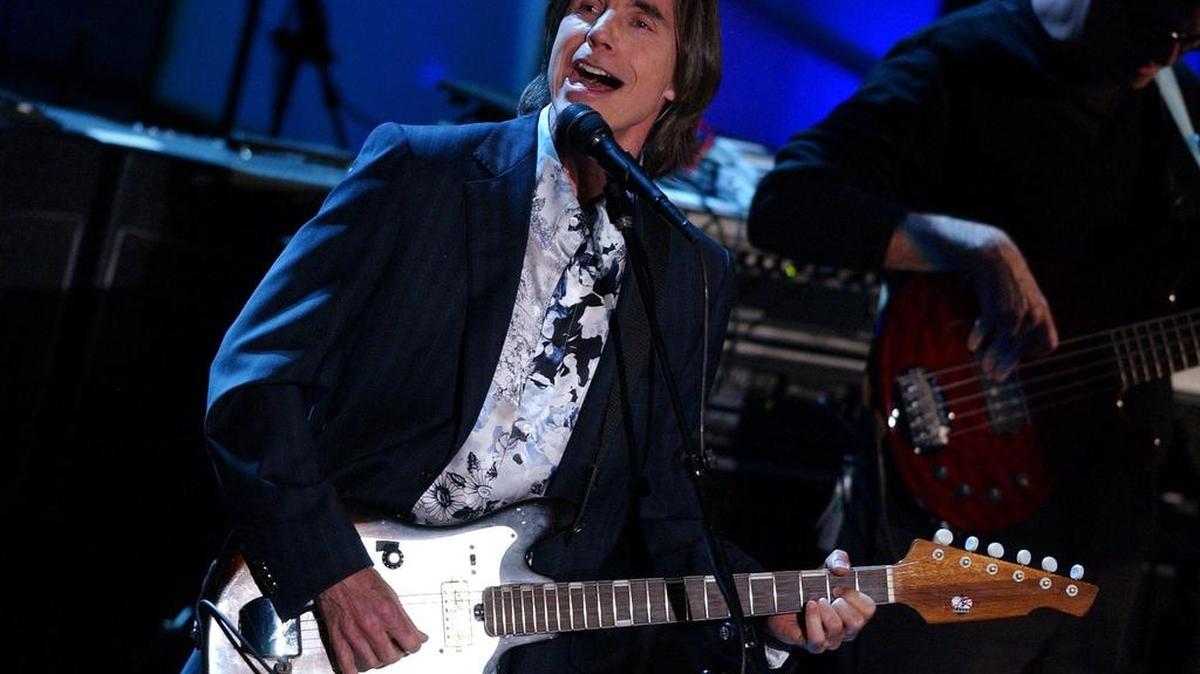 Jackson Browne performs at the 2004 Rock And Roll Hall of Fame induction ceremony