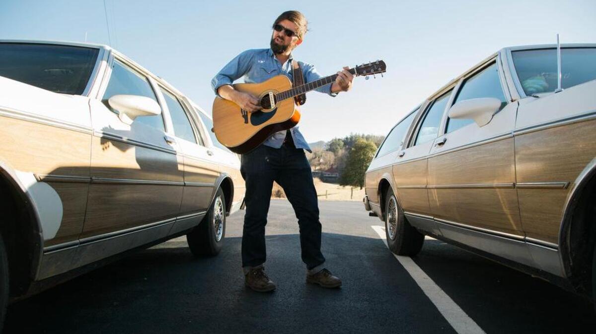 Alt./country singer Scott Low will perform Thursday, June 18 at Art Bar.