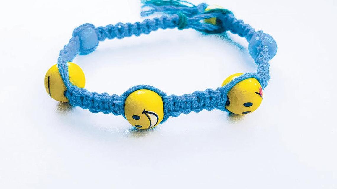 How to create your own macrame hemp bracelet