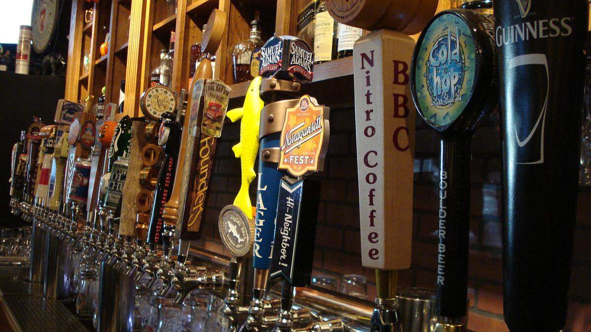 An SC judge has ruled that a Five Points bar must sell food like a restaurant. If upheld on appeal, the ruling could impact hundreds of bars in South Carolina.
