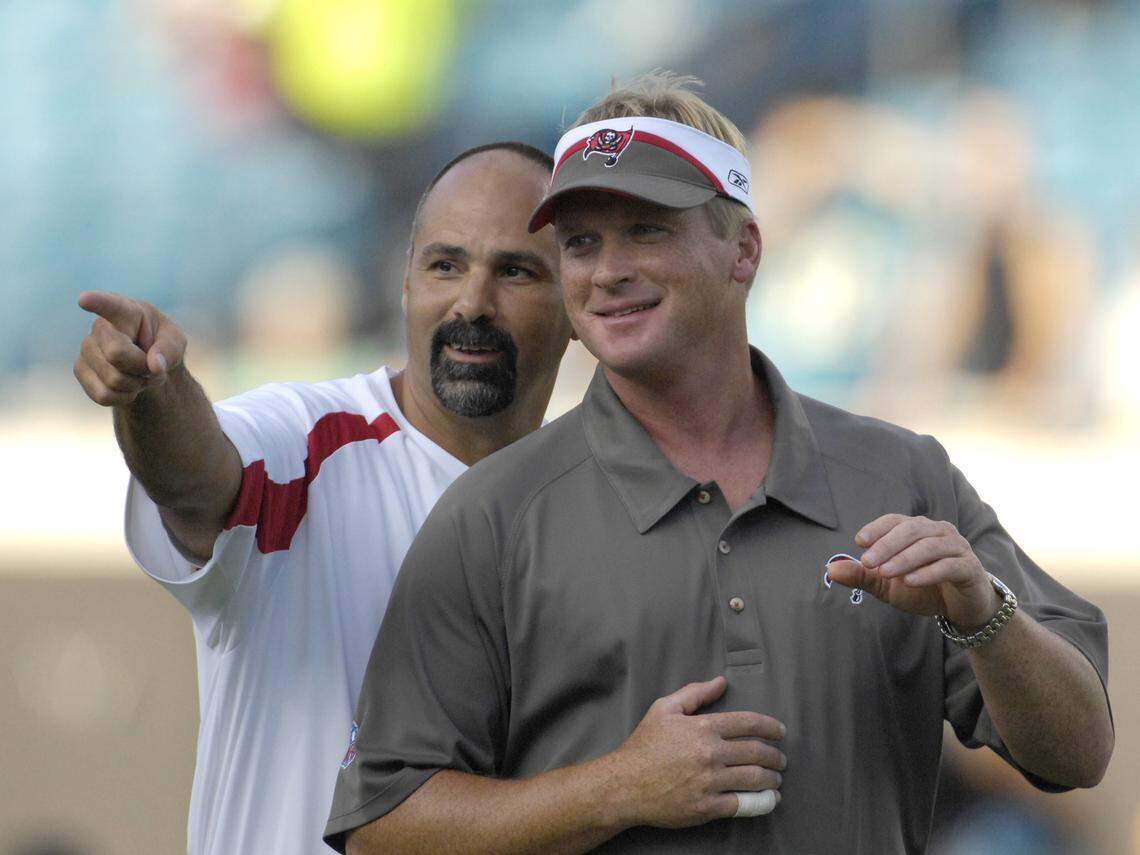 Special teams coach Richard Bisaccia (left) won a Super Bowl with the Tampa Bay Buccaneers and coach Jon Gruden (right) in 2002.
