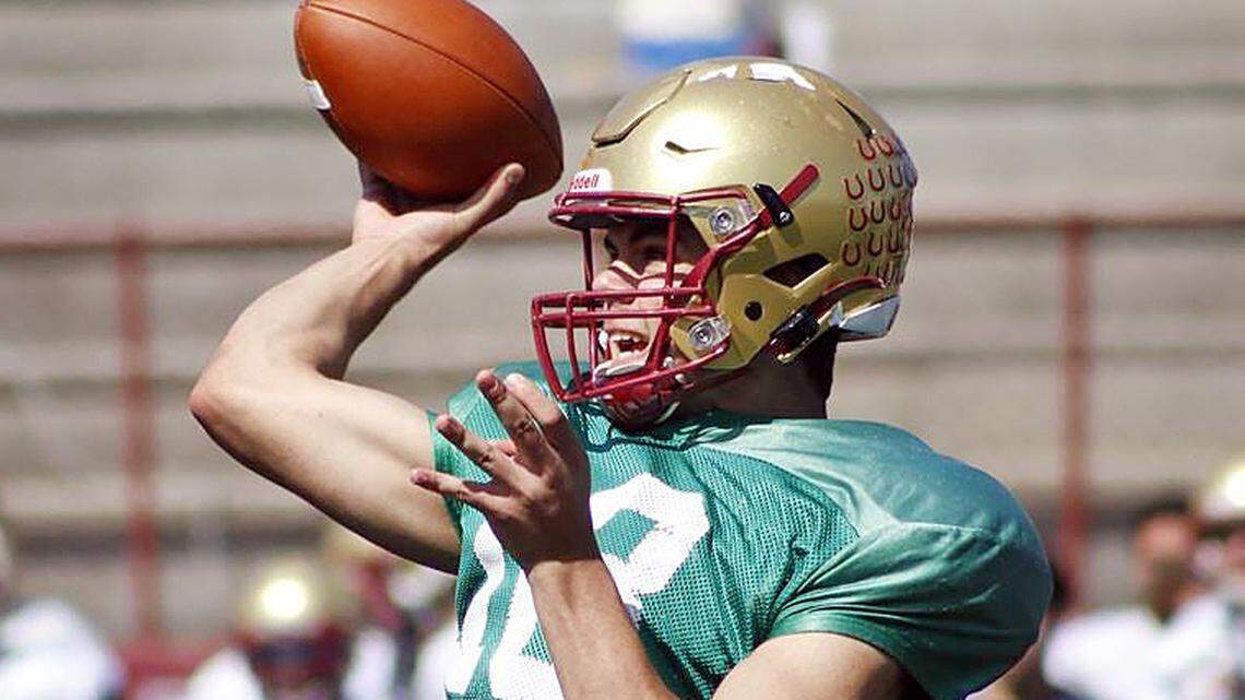 Quarterback Dylan Lonergan