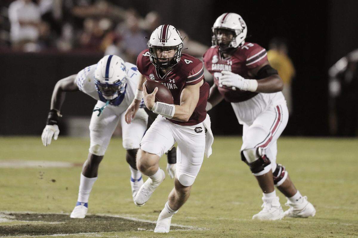 South Carolina quarterback Luke Doty (4) plays Kentucky at Williams-Brice Stadium on Sept. 25, 2021. 