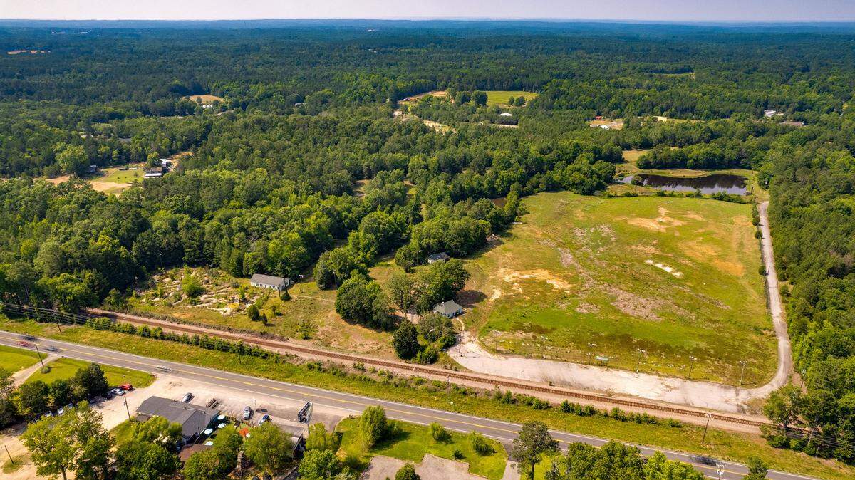 The Lake Murray Golf Center at 2032 Old Hilton Road in Chapin has been sold to new owners who plan to reopen the long-closed facility.