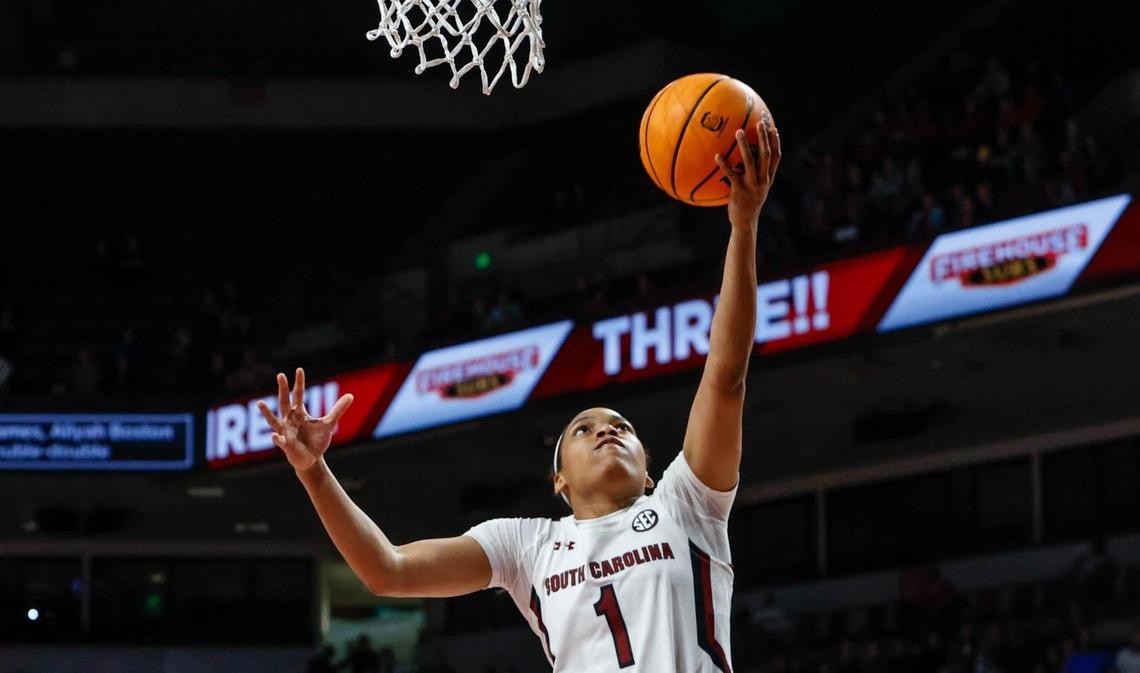 South Carolina’s Zia Cooke (1) drives past Alabama’s JaMya Mingo-Young (2) to score during the first half of action on Thursday, Feb. 3, 2022 in the Colonial Life Arena.