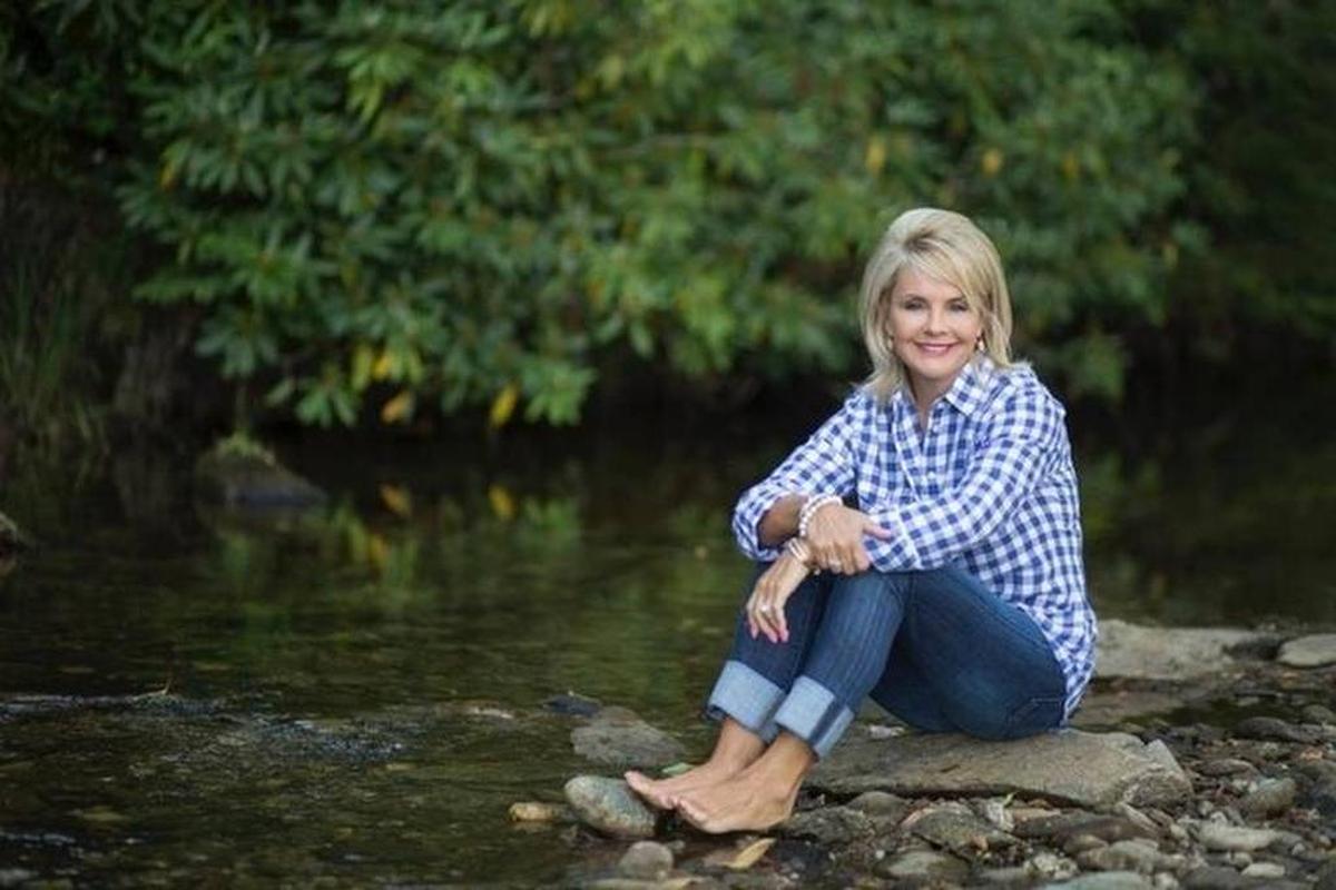 Sherry Thrift Bradshaw won the Miss South Carolina crown in 1985. She is now married with three children and has published two books.