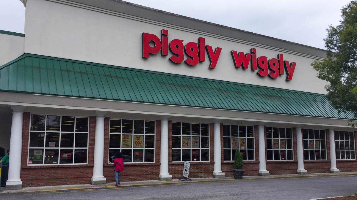 The Piggly Wiggly on Devine Street was also known as the “Social Pig.”