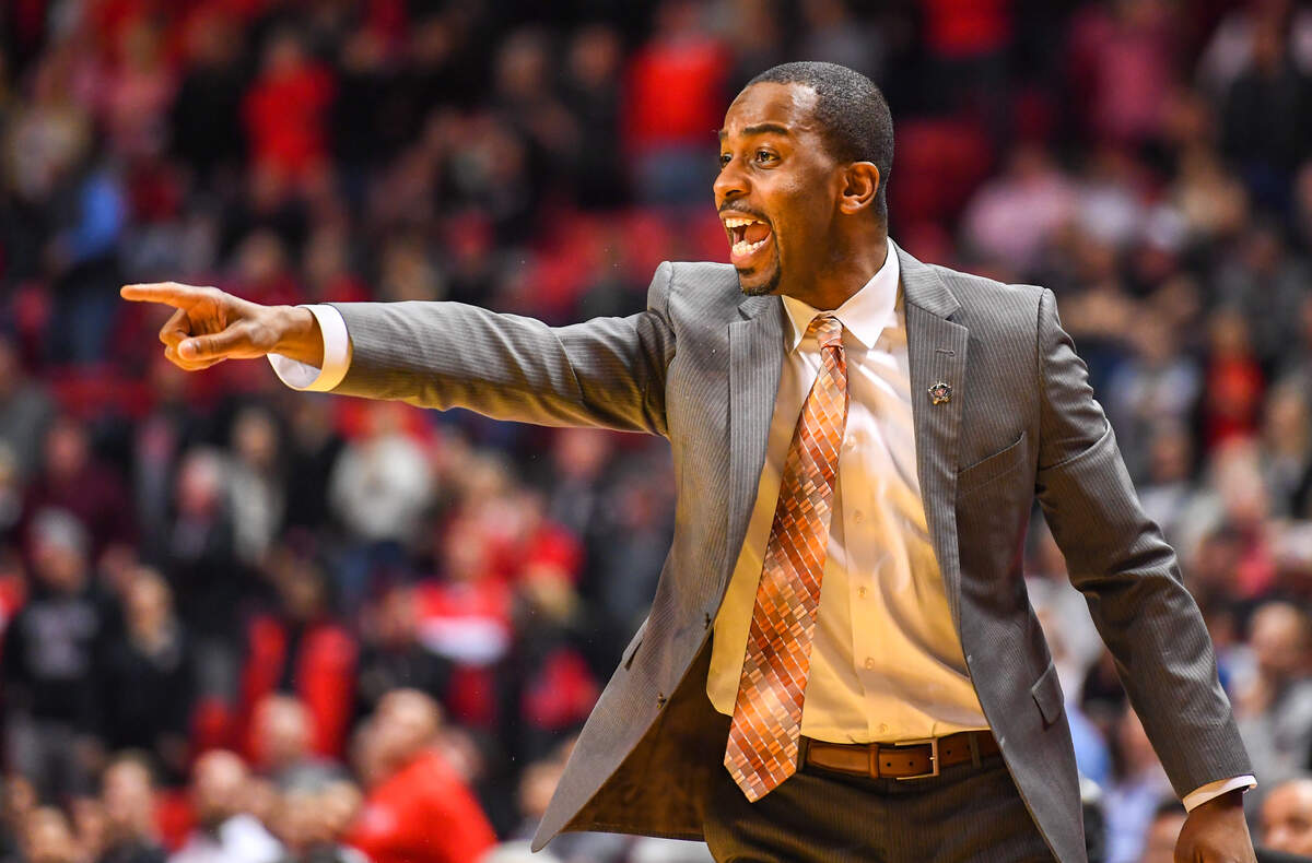 Mike Boynton at Oklahoma State in 2019