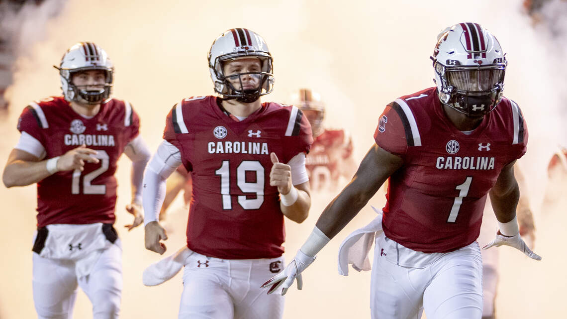 Jake Bentley ‘deserves more respect,’ former Gamecock teammate says