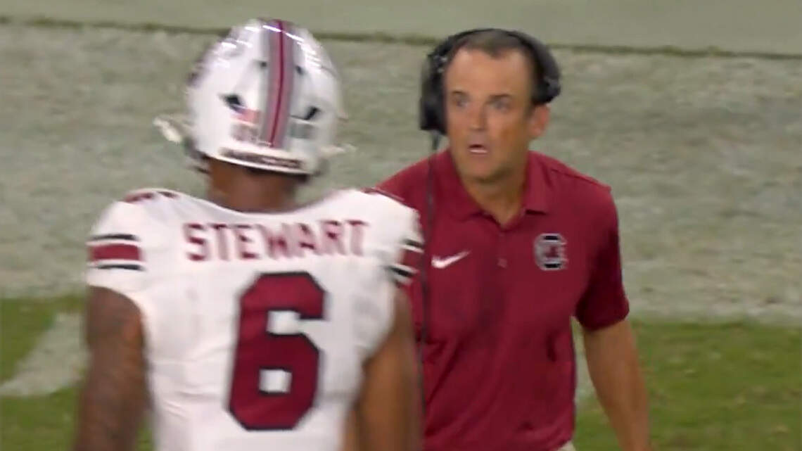 Shane Beamer, Dylan Stewart have tense exchange in South Carolina-Alabama football game