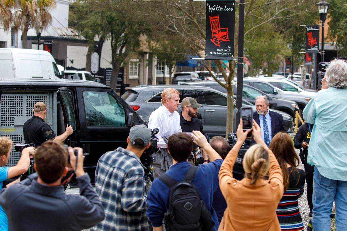Alex Murdaugh arrives for the 22nd day for his trial at the Colleton County Courthouse in Walterboro, Wednesday, Feb. 22, 2023. Grace Beahm Alford/The Post and Courier/Pool