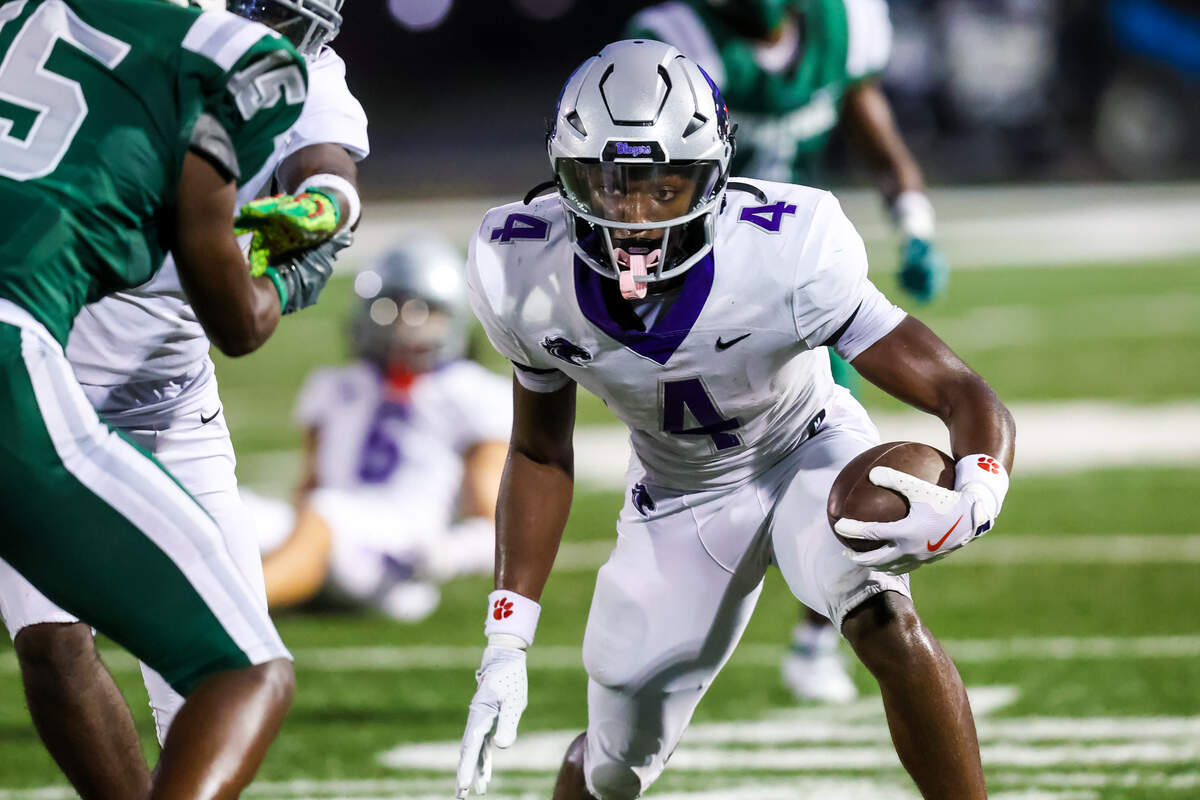 Ridge View Blazers WR Khristian Jackson (4) gets past a defender during their game at Dutch Fork High School, Friday, 9/5/25.