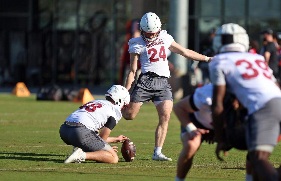 South Carolina football’s Mason Love during a 2025 spring practice.
