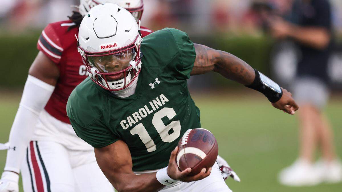 South Carolina quarterback LaNorris Sellers (16) carries the ball during the Garnet and Black Spring Game in Columbia on Friday, April 18, 2025.