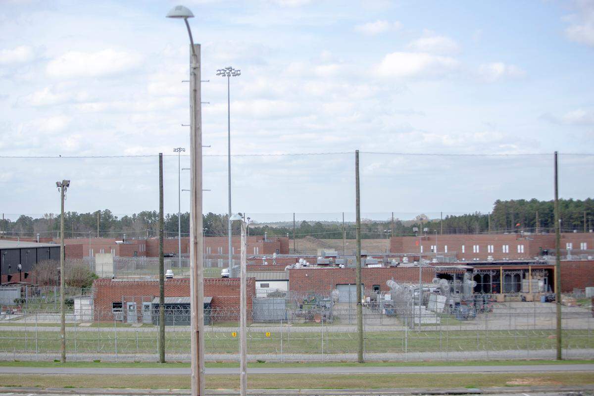 Golf netting is set up around Broad River Correctional Institute Thursday March 14, 2019, in Columbia, SC.
