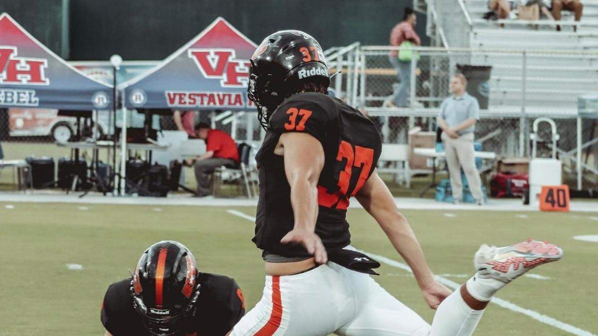 The South Carolina Gamecocks landed a commitment from preferred walk-on kicker Peyton Argent on Monday. He had interest from Georgia and Alabama.