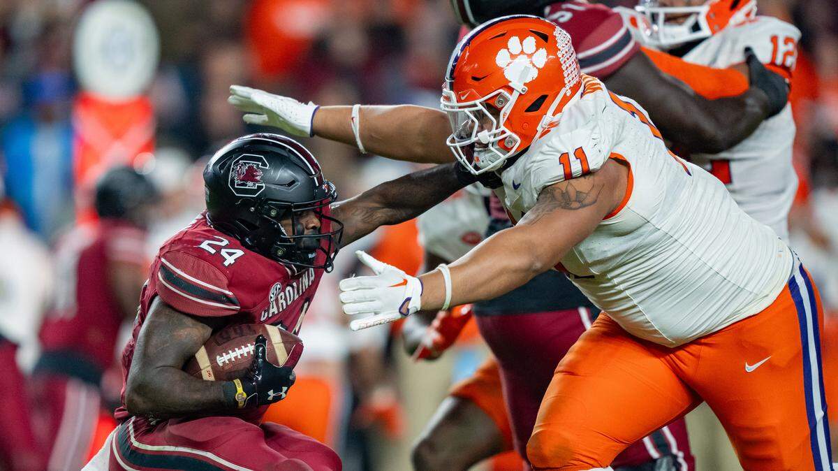 Clemson defensive tackle Peter Woods (11)