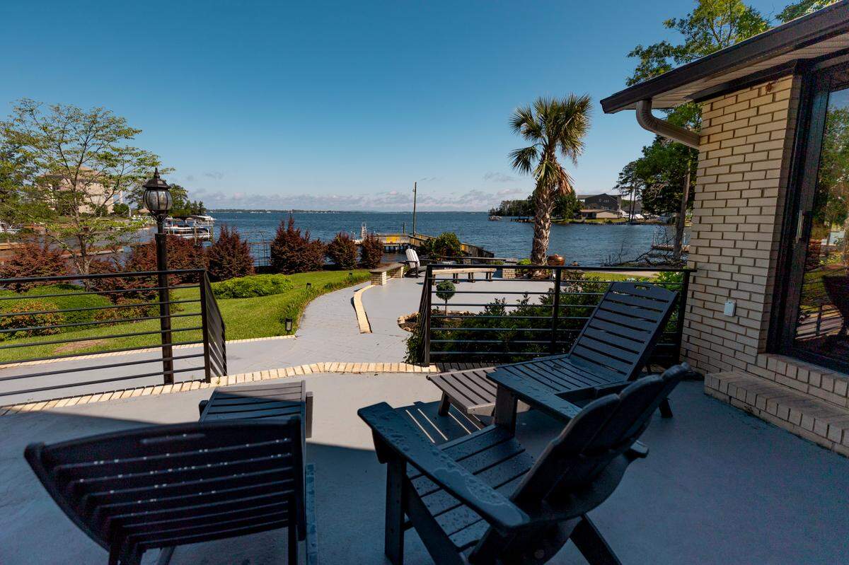 A short-term rental on Lake Murray near Bundrick Island.