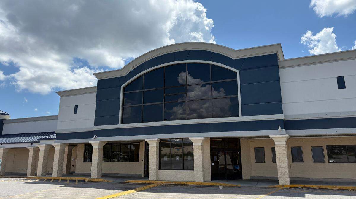 The KJ’s Market grocery store at 2349 Augusta Road in West Columbia has closed.
