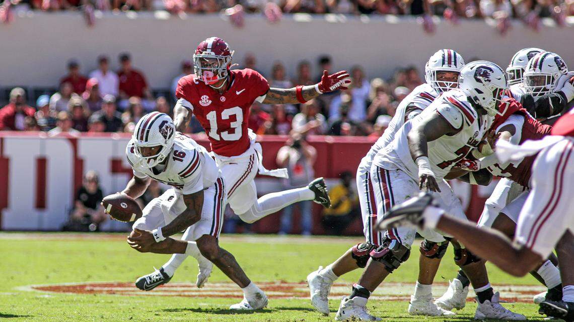 South Carolina’s LaNorris Sellers gains yardage Saturday against Alabama at Bryant-Denny Stadium.