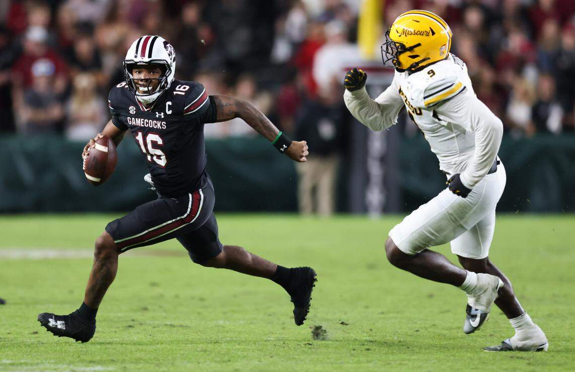South Carolina quarterback LaNorris Sellers (16) looks to pass during the Gamecocks’ game against Missouri at Williams-Brice Stadium in Columbia on Saturday, November 16, 2024.