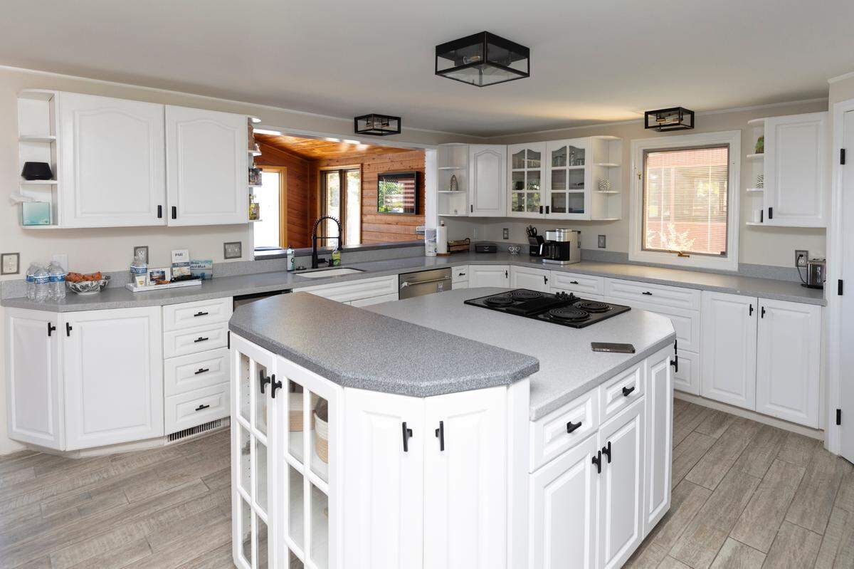A short-term rental on Lake Murray near Bundrick Island.