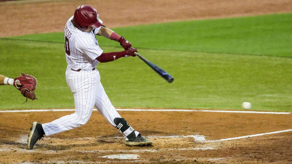 South Carolina Gamecocks catcher Colin Burgess (10) .