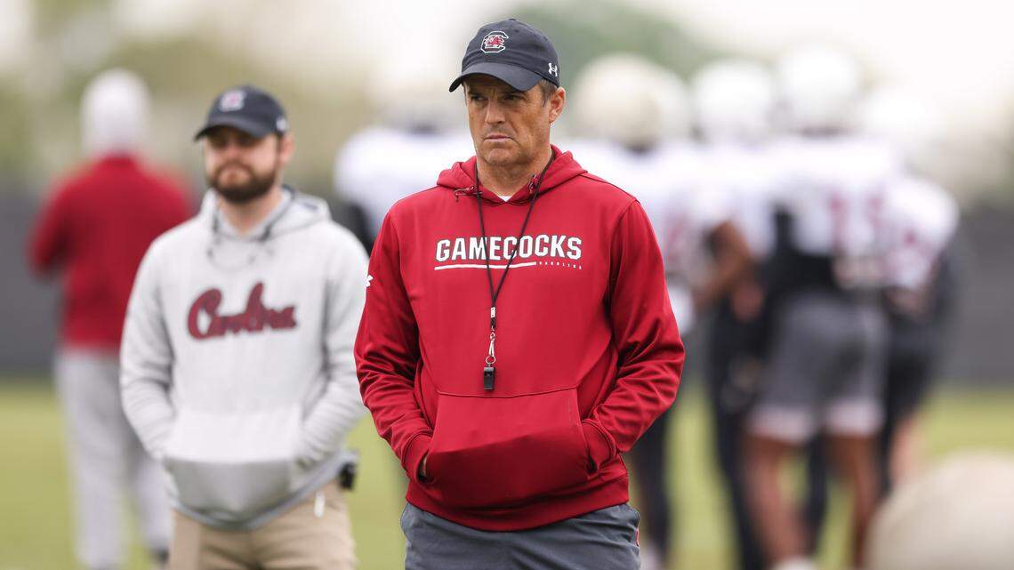 Shane Beamer denies report that USC offered ‘huge NIL deal’ to lure Irish recruit