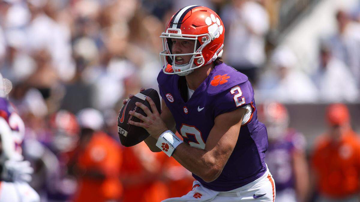 Clemson quarterback Cade Klubnik (2)