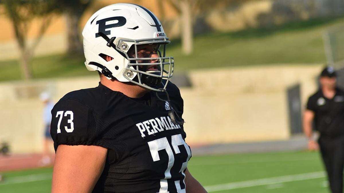 Four-star Texas recruit Harris Sewell ranks as the nation’s No. 2 class of 2023 interior offensive lineman.