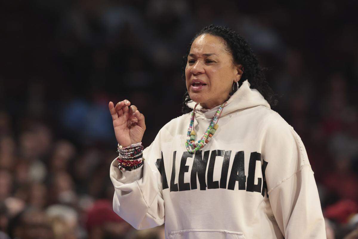 South Carolina's head coach Dawn Staley