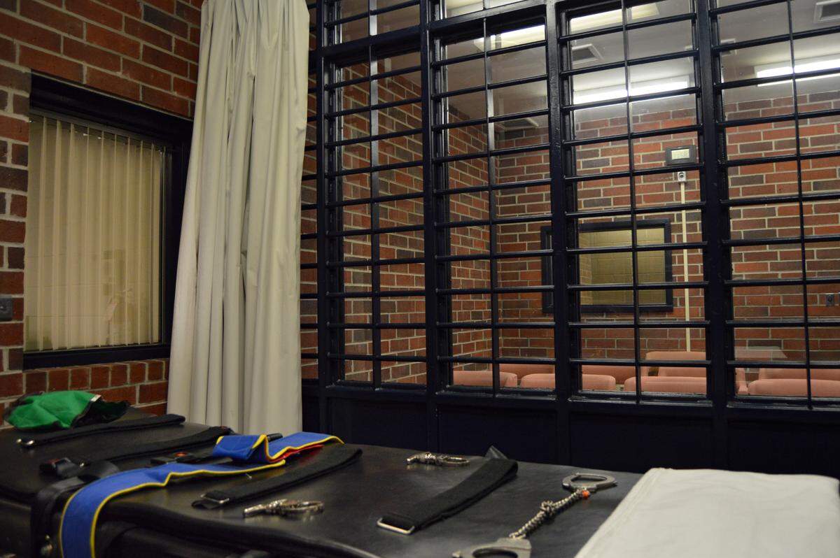 South Carolina Department of Corrections death chamber with the gurney used in lethal injections .