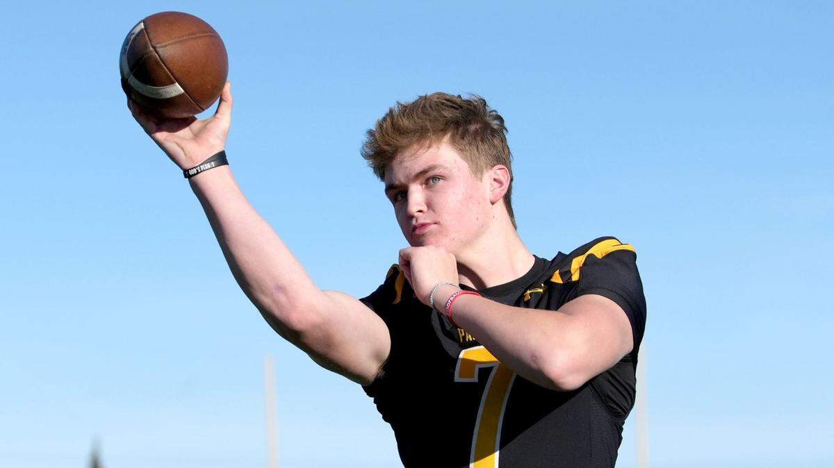 Newbury Park High quarterback Brady Smigiel