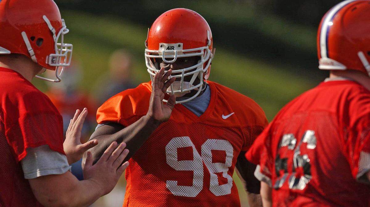 From December 2002, Clemson defensive lineman Nick Eason during a bowl practice.