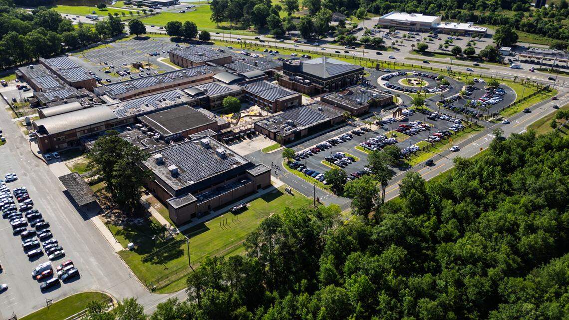 Richland 1 contracted with unlicensed company, paid it more than established rates