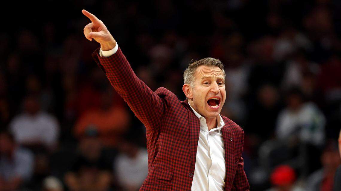 Alabama Crimson Tide head coach Nate Oats