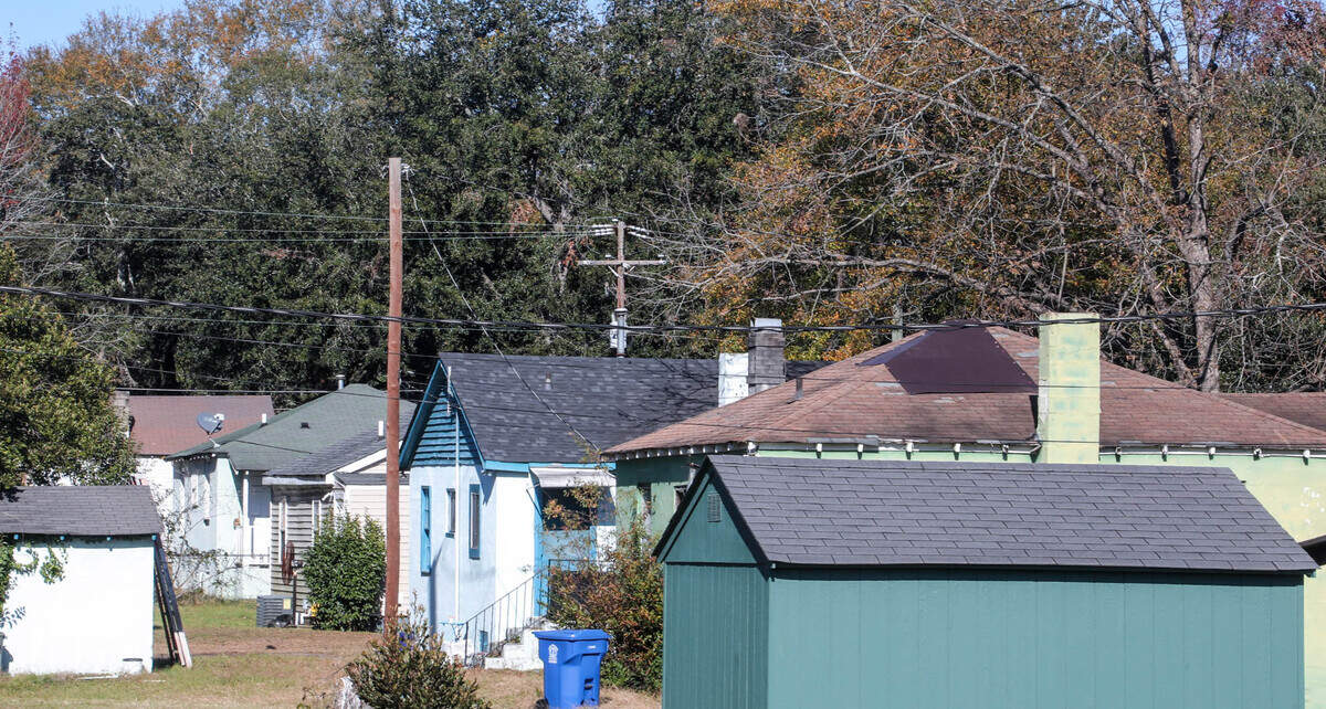 Older established homes in the Edisto Court Community.