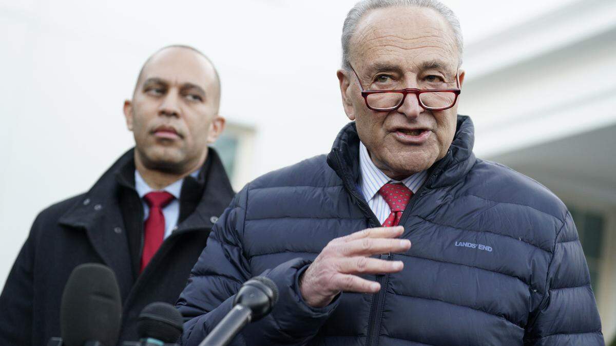 House Democratic leader Hakeem Jeffries (left) and Senate Majority Leader Chuck Schumer (D-New York) speak to the media in 2024. (Yuri Gripas/Abaca Press/TNS)