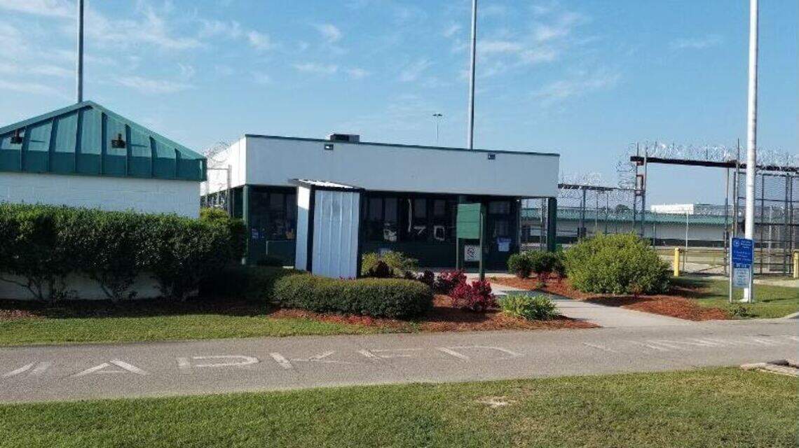Prison drug smuggling ring busted with arrests: SC officials | The State
